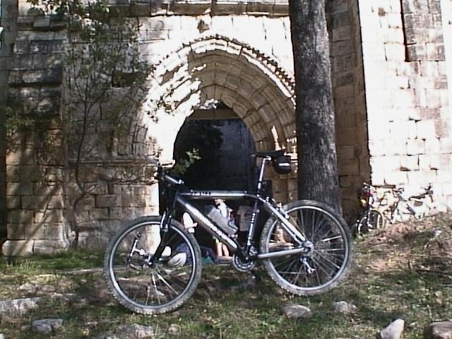 Retiendasbonesval2.jpg (76488 bytes)